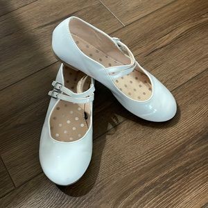 Christie & Jill girls white dress shoes